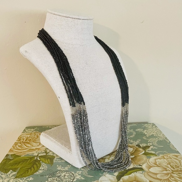 Multi strand Loft duel color bead Necklace - Picture 3 of 6